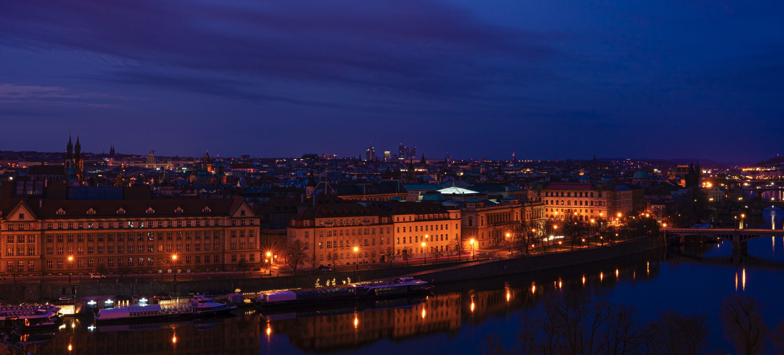 Homepage image by golde.works